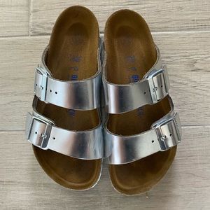 Silver leather soft bed Birkenstocks 38